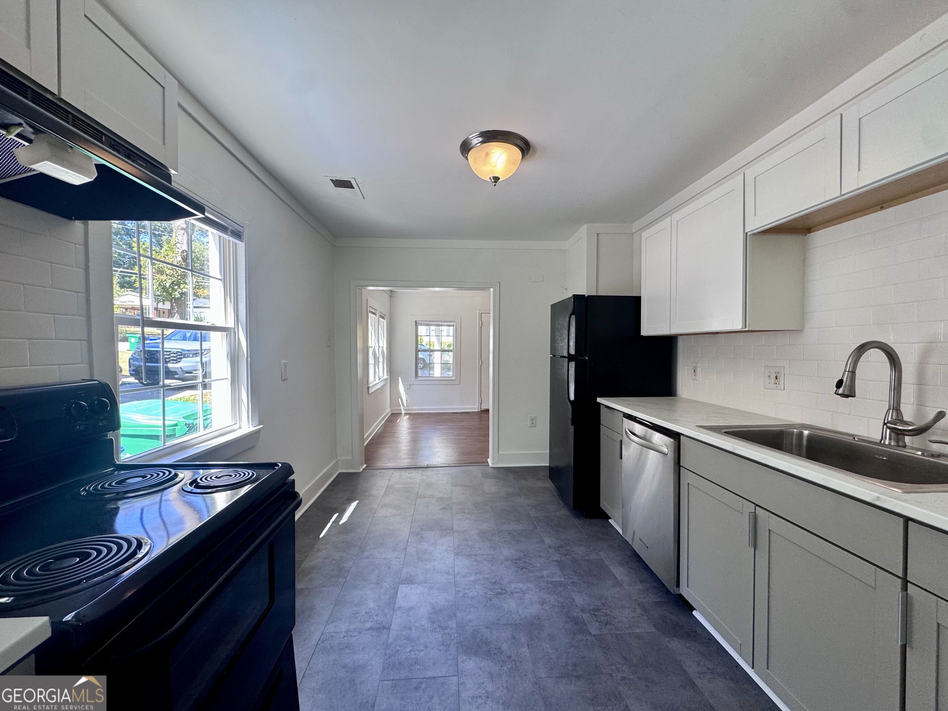 2577 Eastwood Drive Property Photo 8