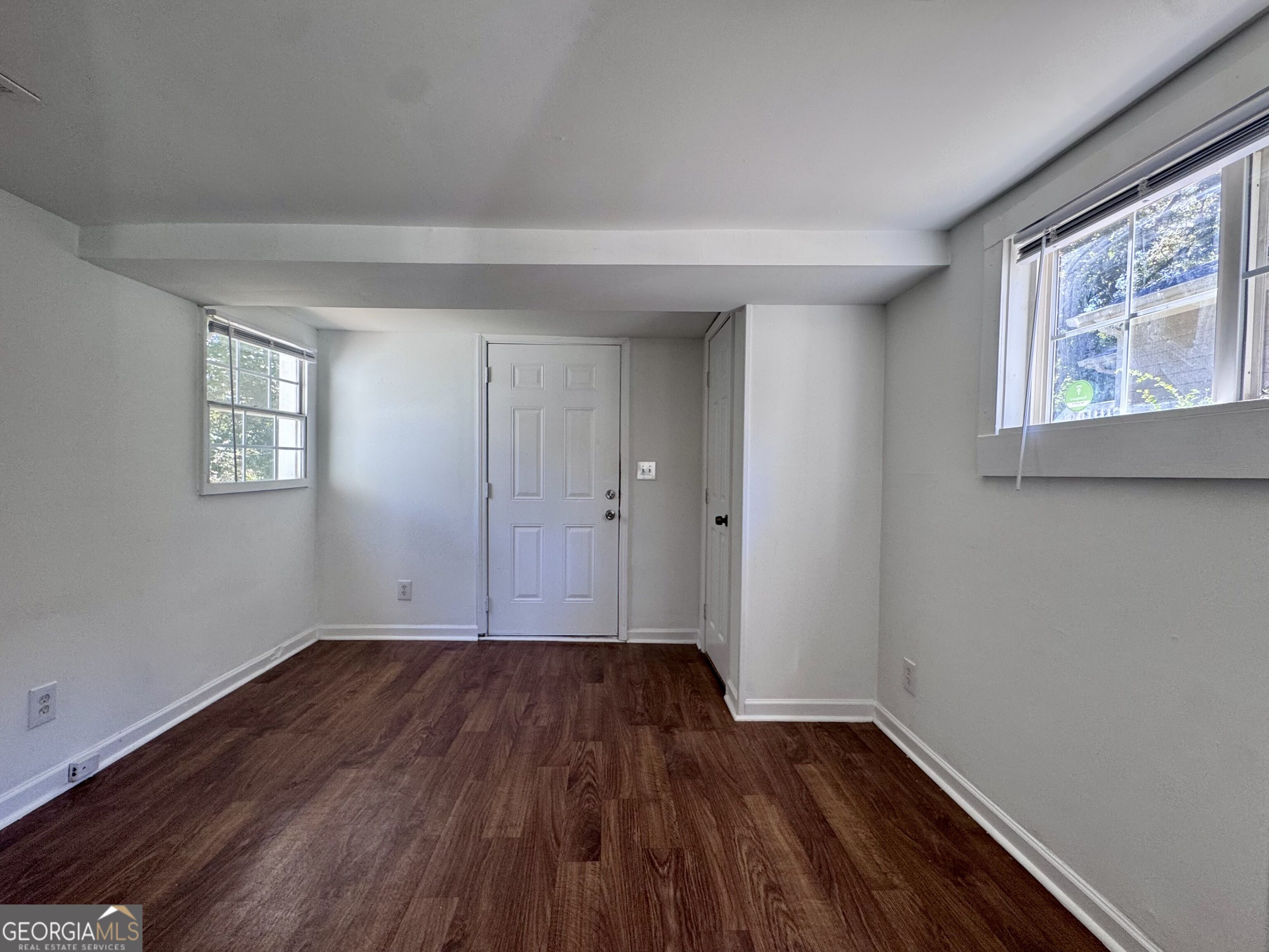 2577 Eastwood Drive Property Photo 9