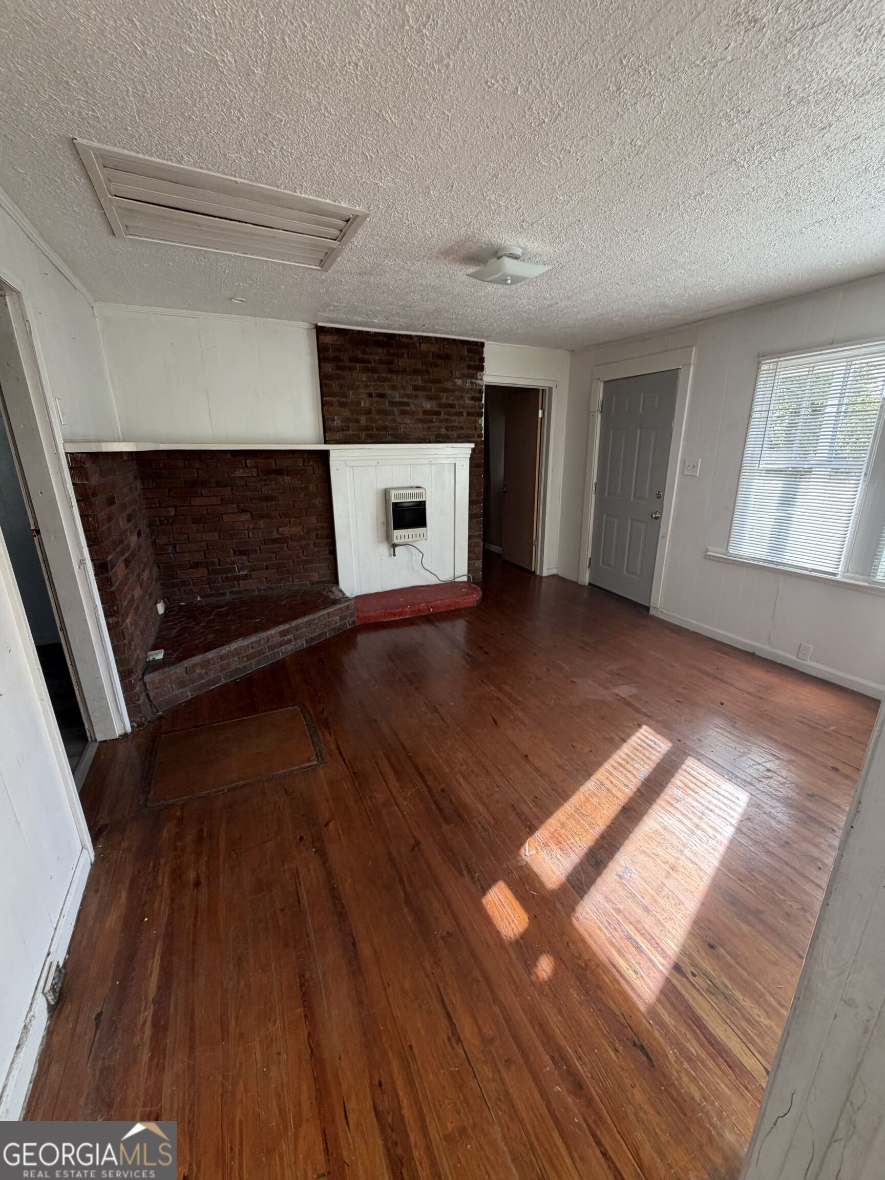 812 Wilson Street Property Photo 3