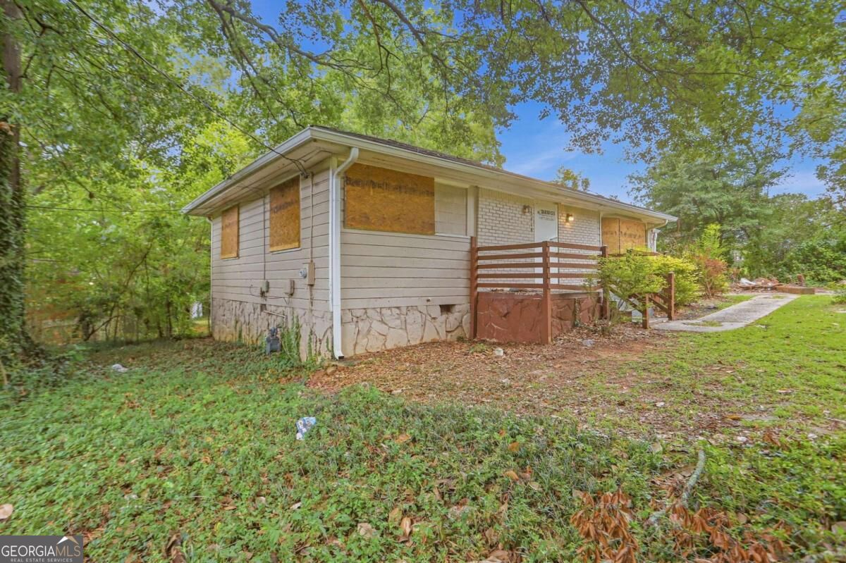 2004 Meadow Lane Property Photo 3