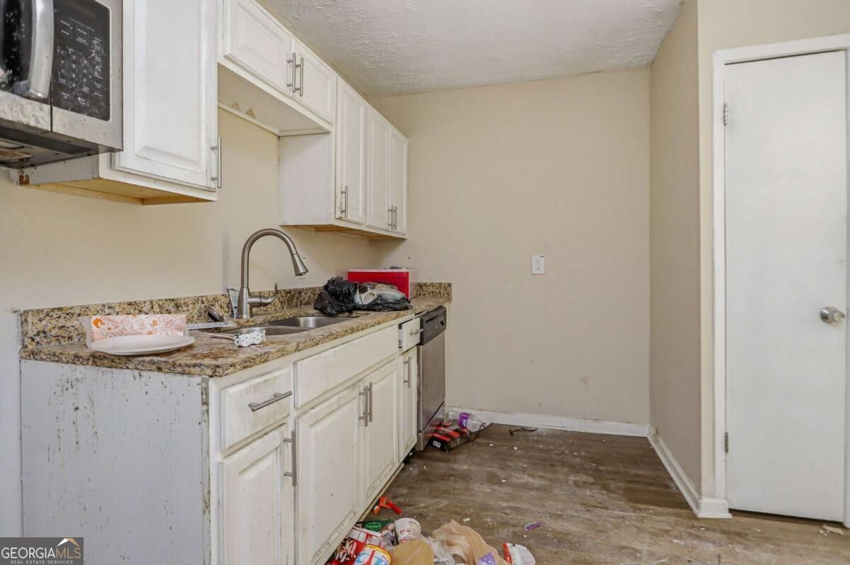 2004 Meadow Lane Property Photo 4