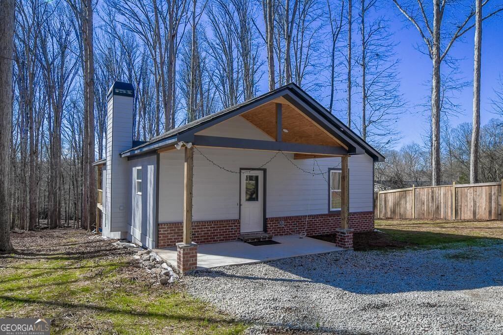 1020 Riverbend Road Property Photo 2