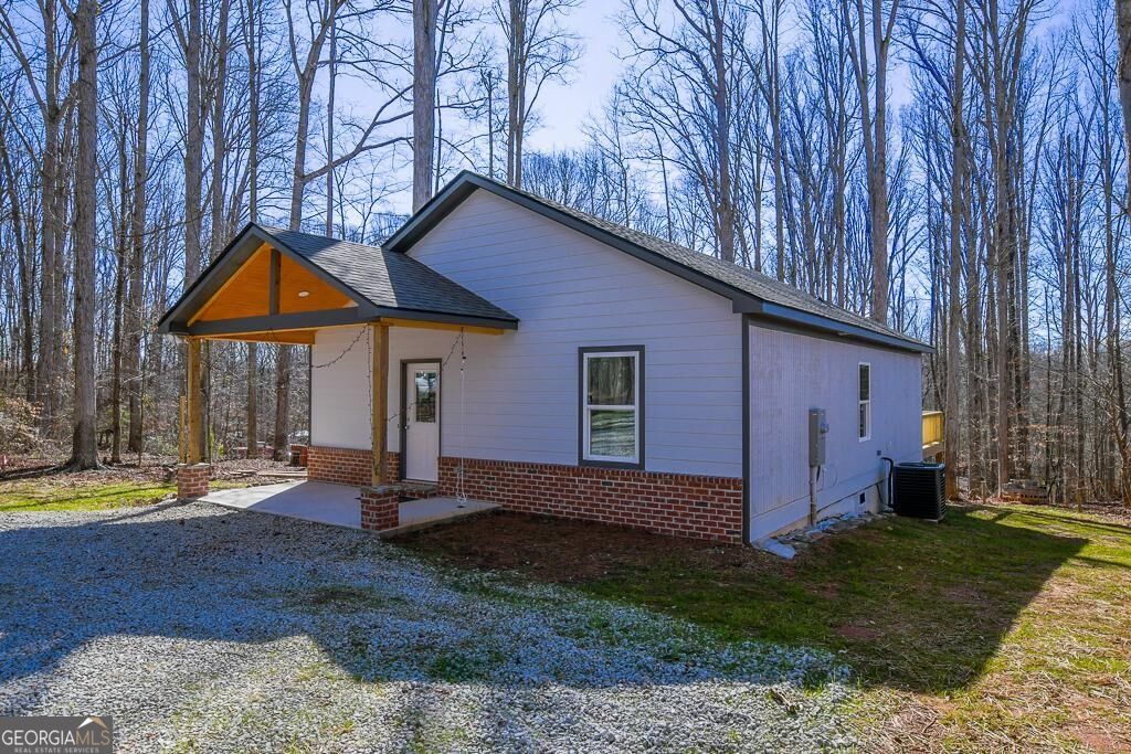 1020 Riverbend Road Property Photo 3
