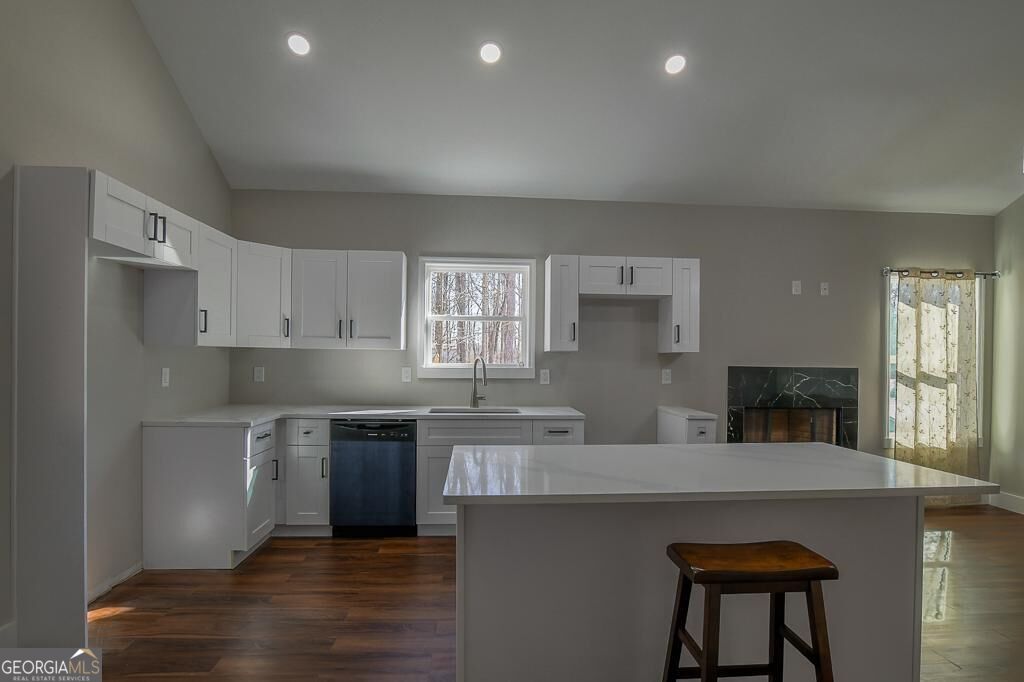 1020 Riverbend Road Property Photo 6