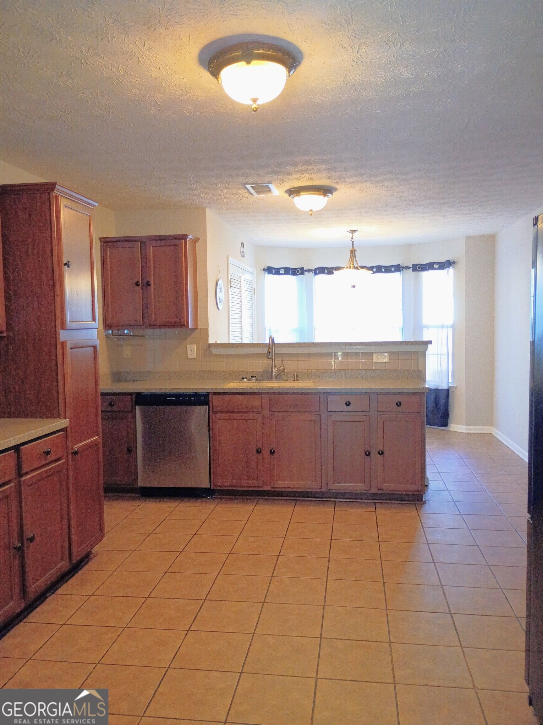 295 Vaness Drive Property Photo 5