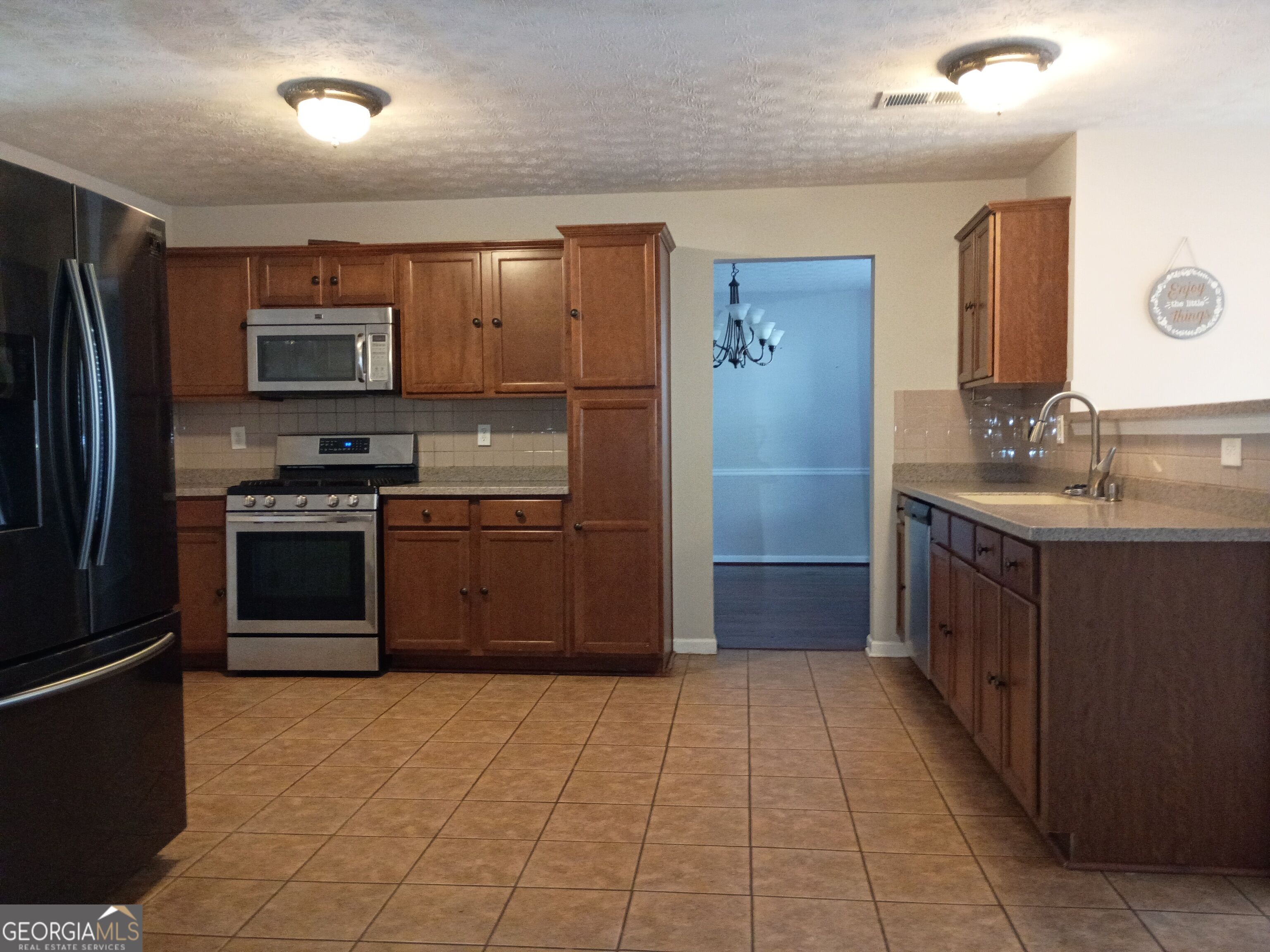 295 Vaness Drive Property Photo 6