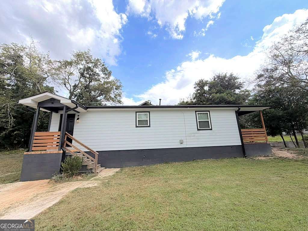 1887 Coleman Avenue Property Photo 1
