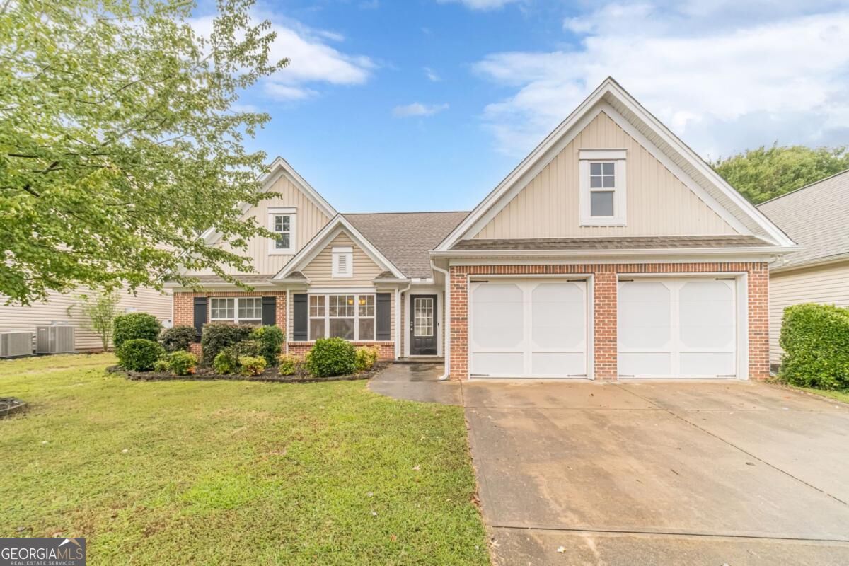 2463 Walnut Tree Lane Property Photo 3