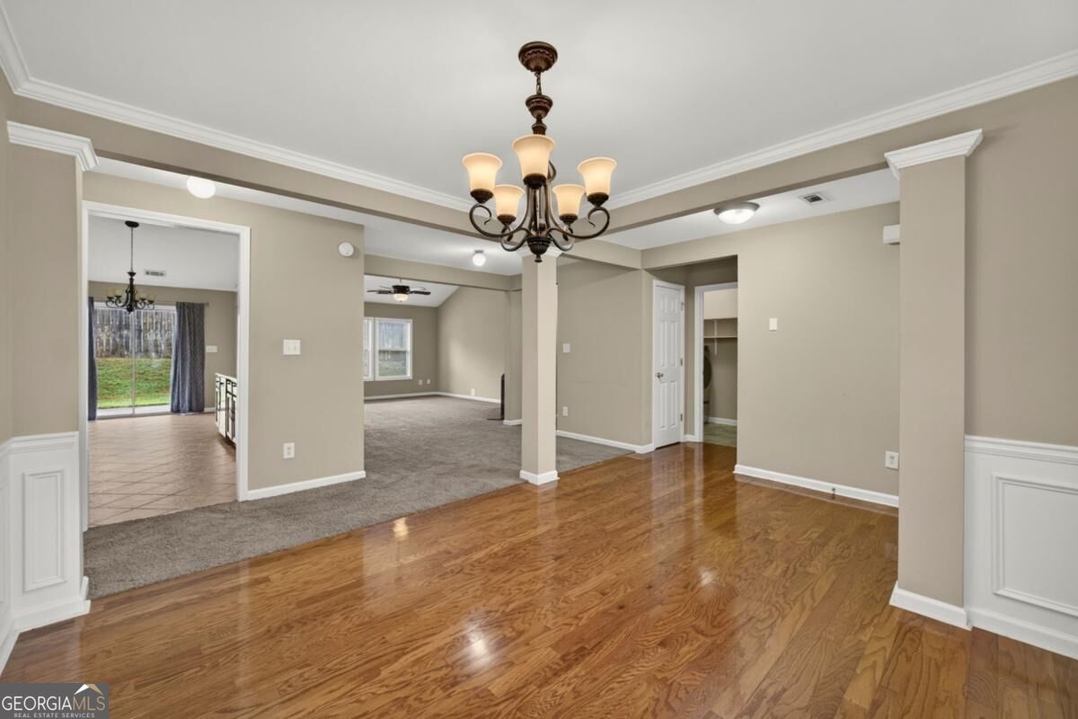 2463 Walnut Tree Lane Property Photo 7