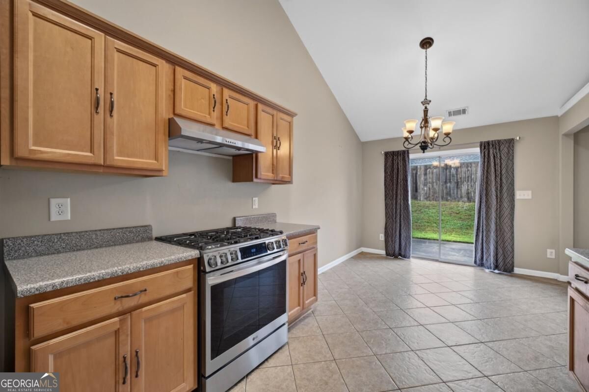 2463 Walnut Tree Lane Property Photo 9