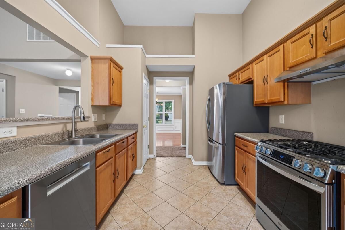 2463 Walnut Tree Lane Property Photo 11