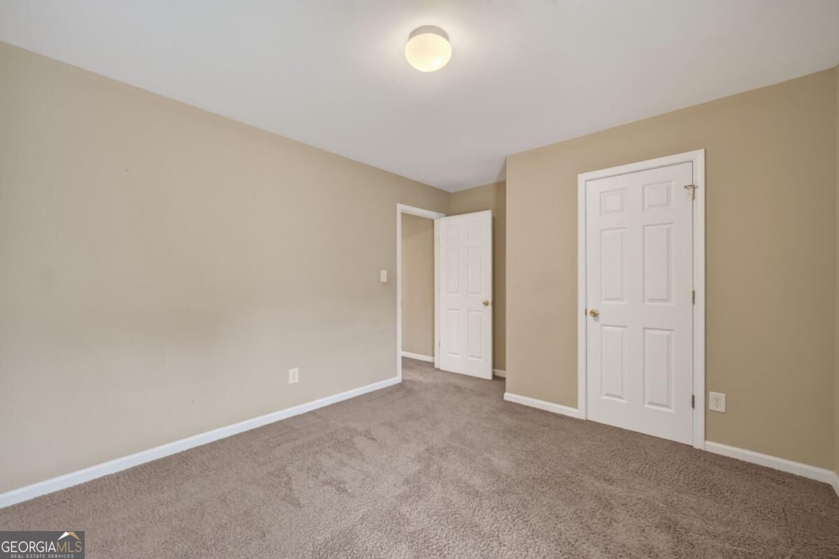 2463 Walnut Tree Lane Property Photo 31