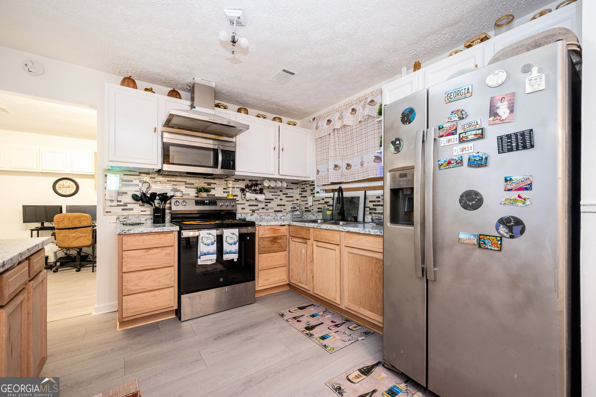 6919 Hickory Log Road Property Photo 11