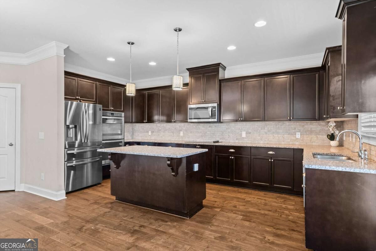 108 Clover Pointe Circle Property Photo 3