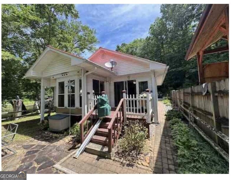4184 Riverbank Run Property Photo 1