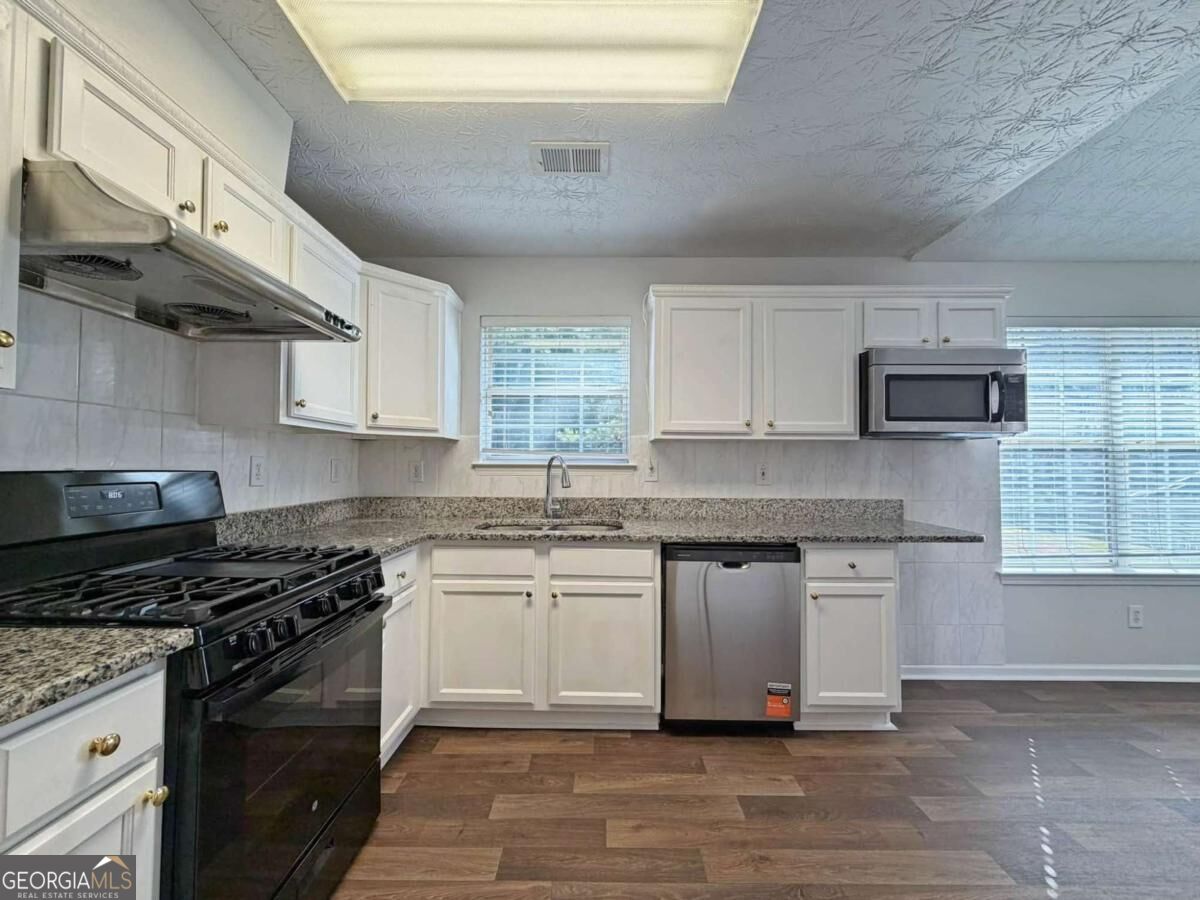 119 Barrington Parkway Property Photo 16