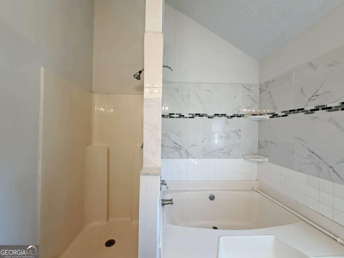 119 Barrington Parkway Property Photo 24