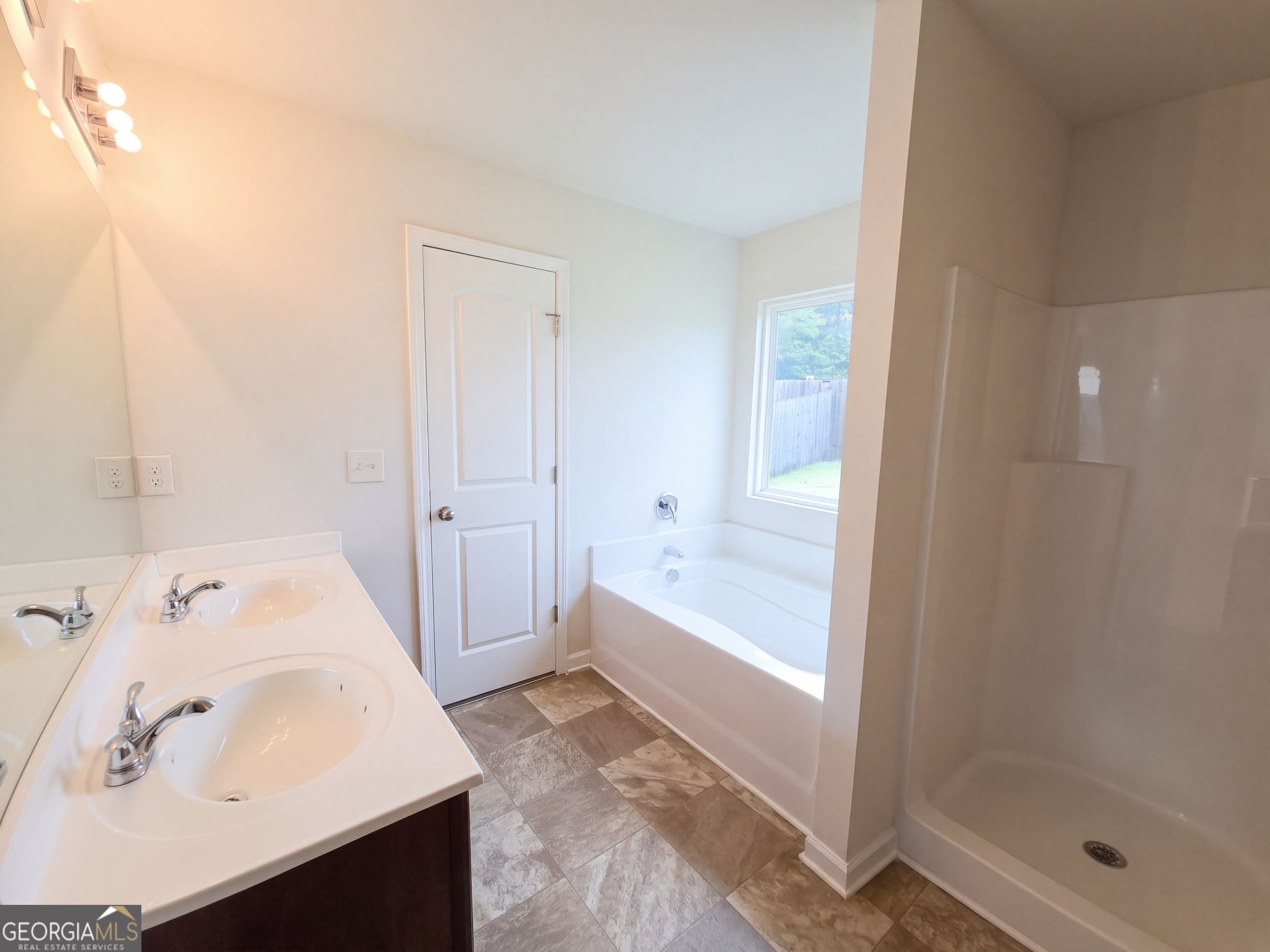 1007 Haley Street Property Photo 13