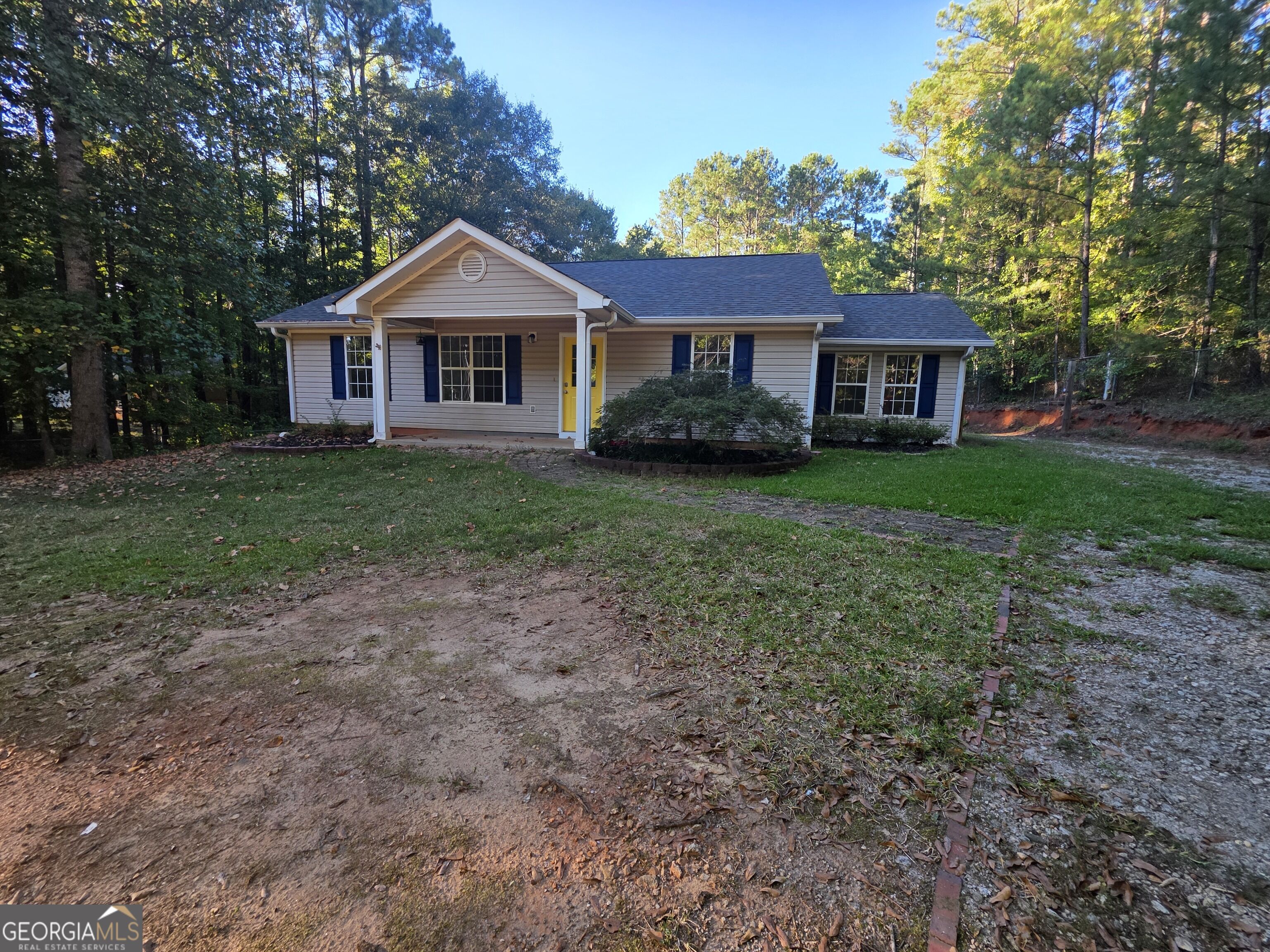 852 Hines Road Property Photo 2