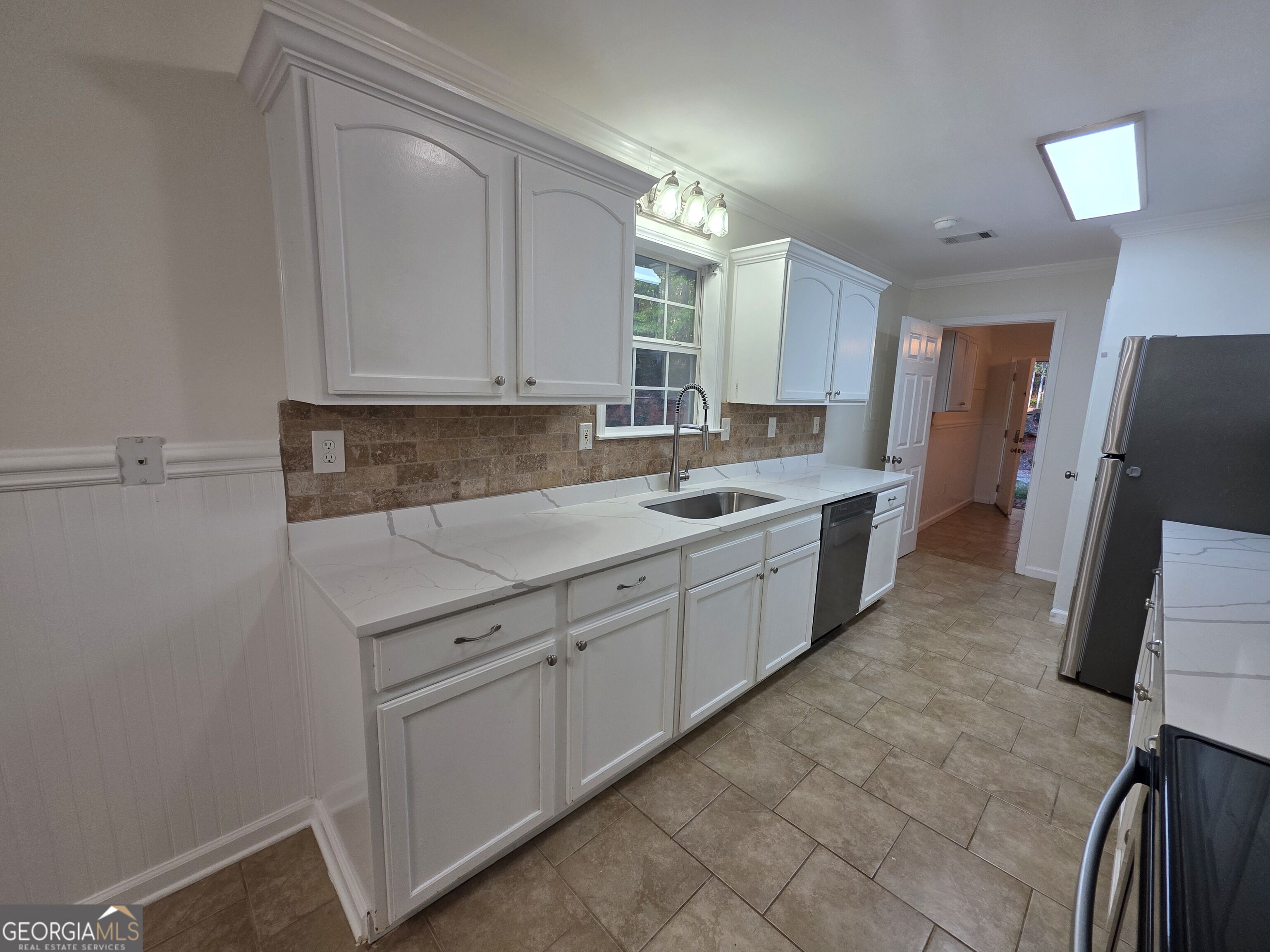 852 Hines Road Property Photo 10