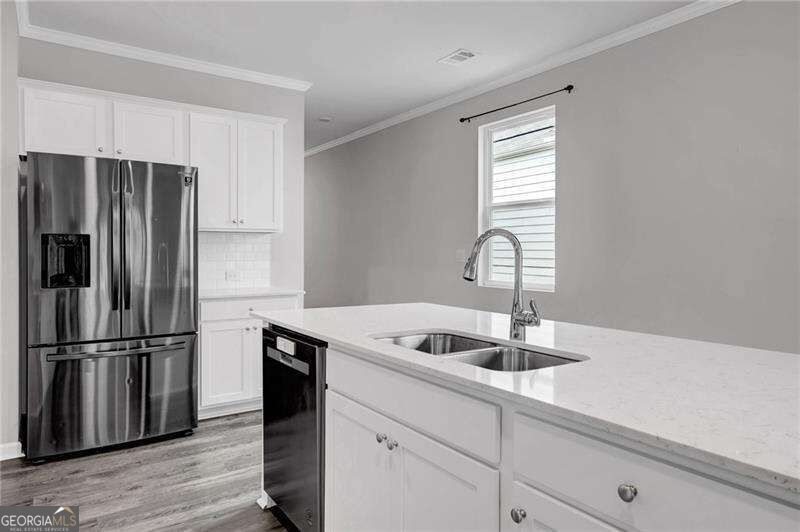 5126 Tulip Square Property Photo 8