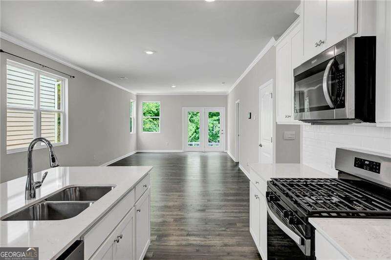 5126 Tulip Square Property Photo 9