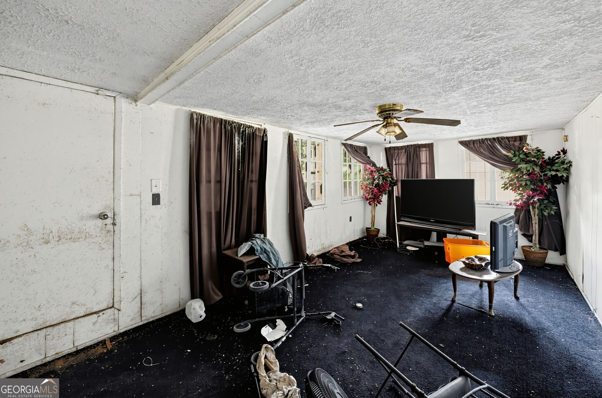 5648 Boby Drive Property Photo 4