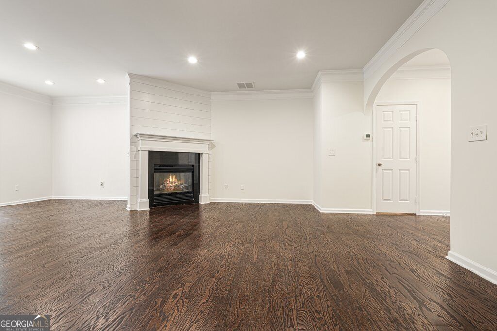 2401 Heritage Park Circle Nw # 14 Property Photo 10