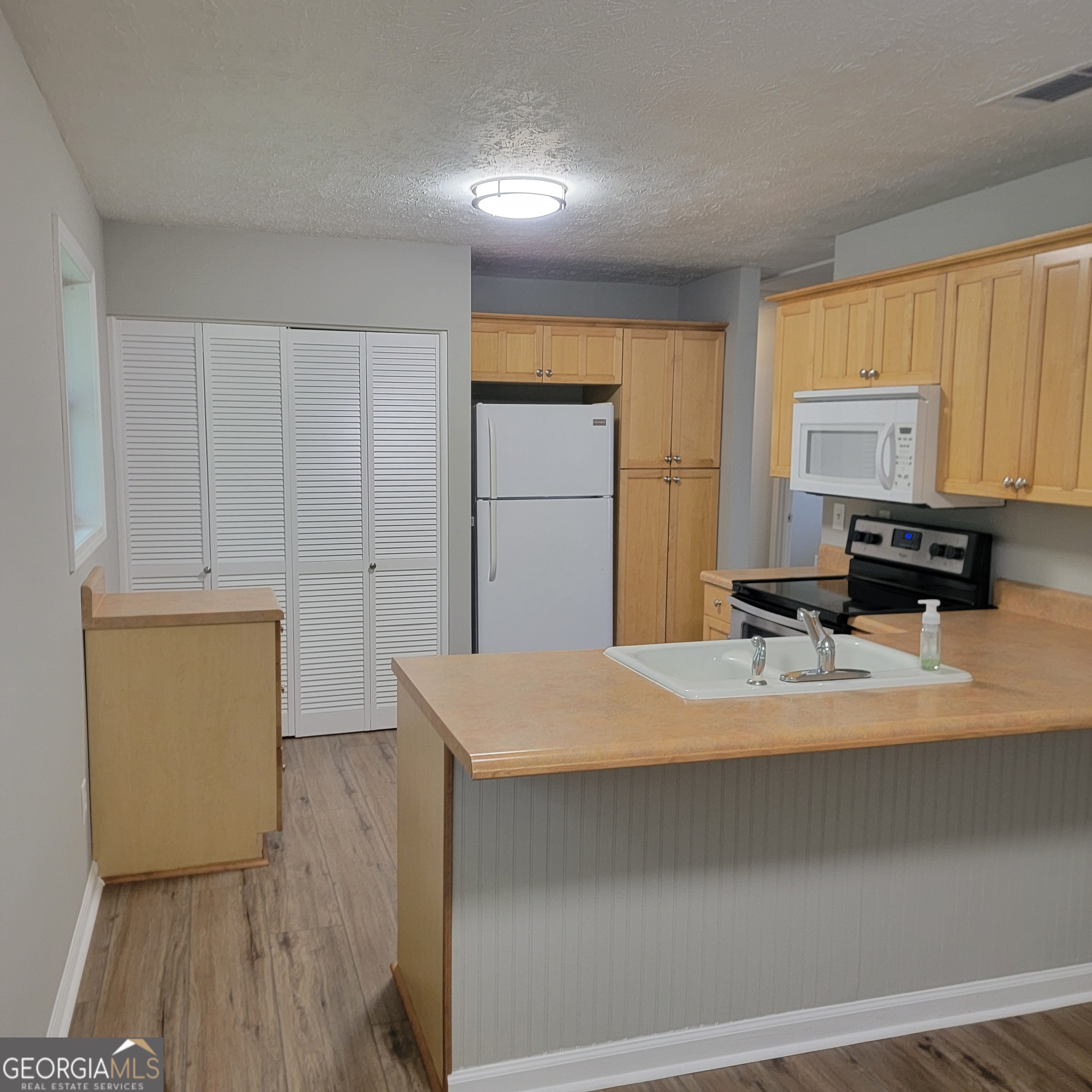 77 Pierce Road Property Photo 5
