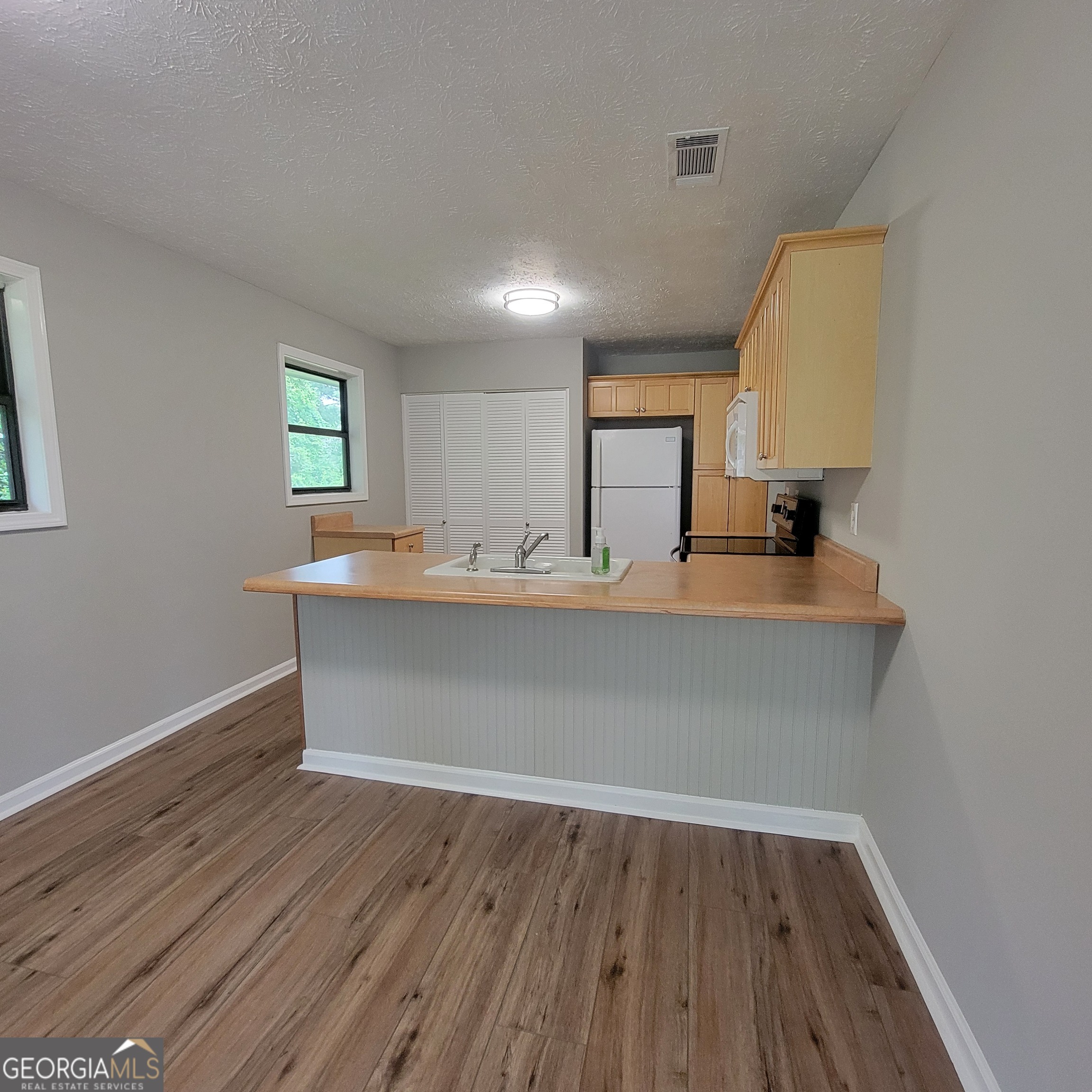 77 Pierce Road Property Photo 6