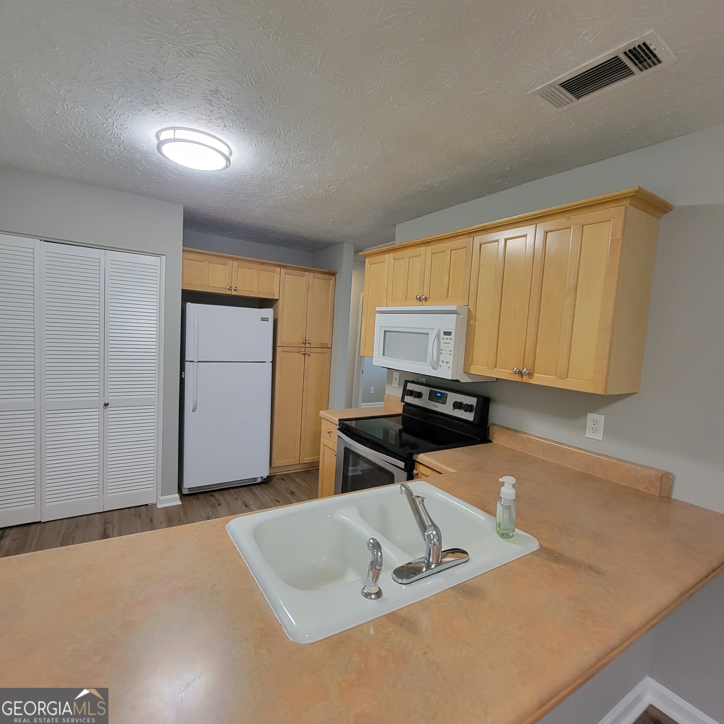 77 Pierce Road Property Photo 8