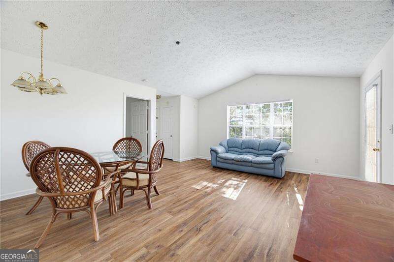 535 Bentley Place Property Photo 1