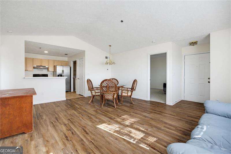 535 Bentley Place Property Photo 8
