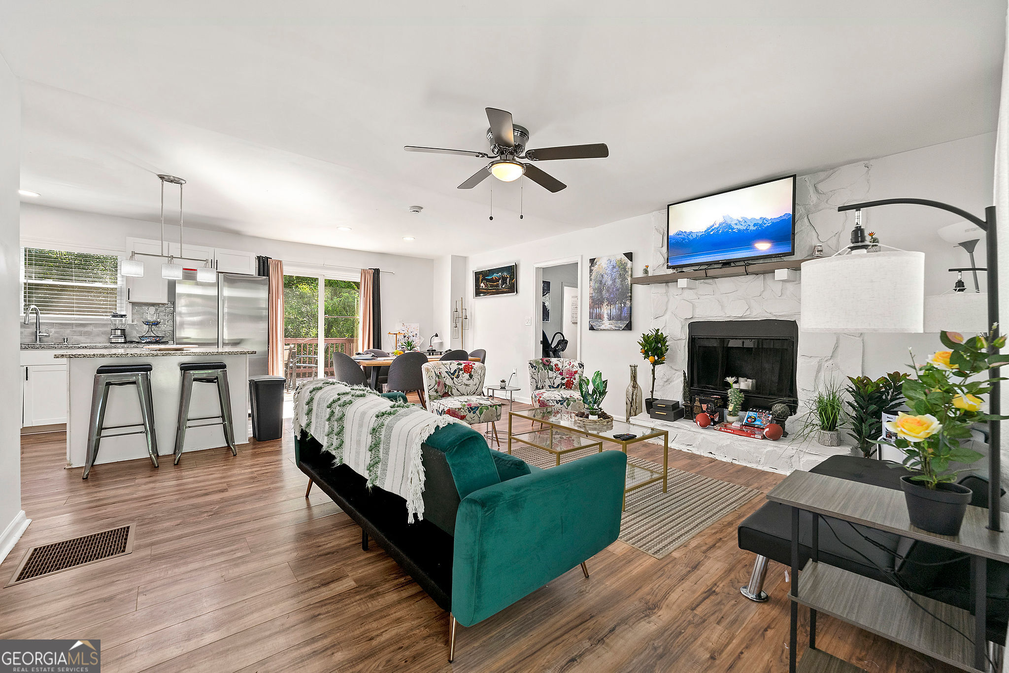 5989 Bowden Street Property Photo 2