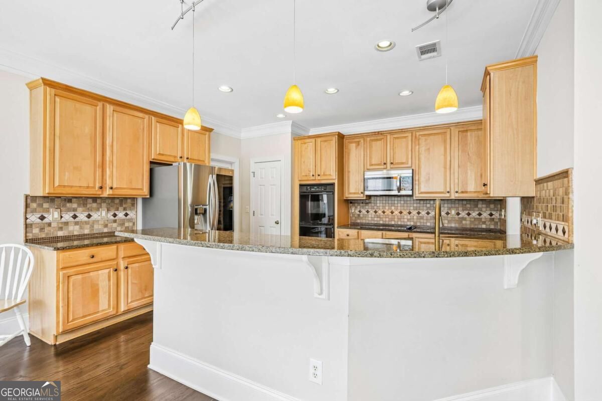 3750 Highcroft Circle Property Photo 8