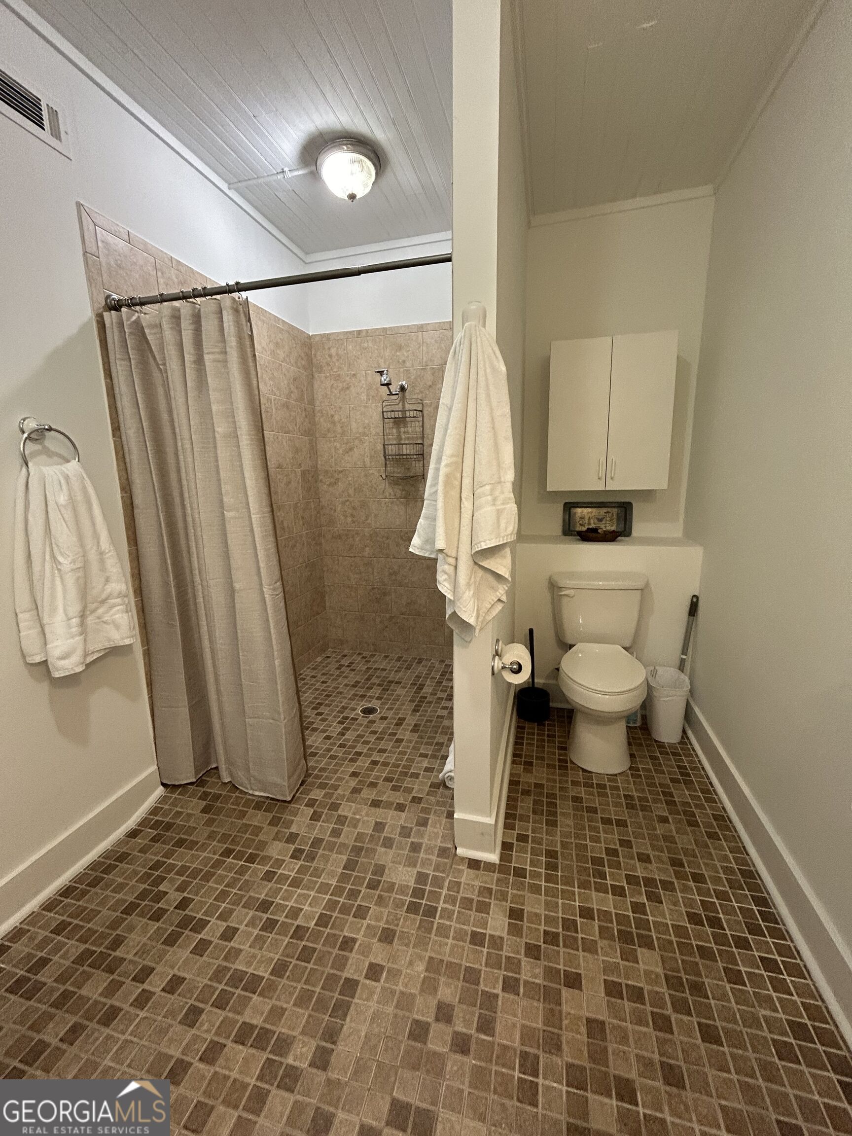 30 E Johnston Street Property Photo 5