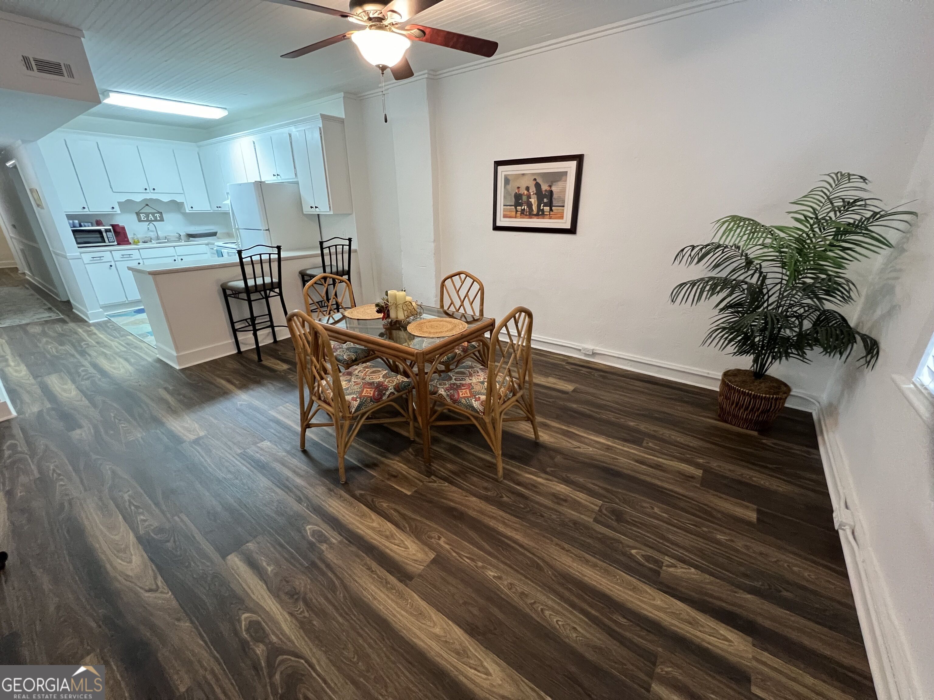 30 E Johnston Street Property Photo 9