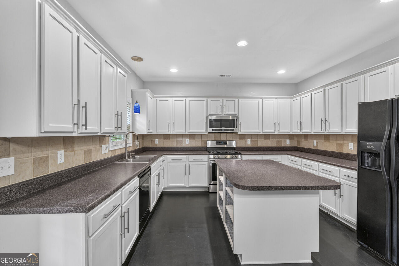 1201 Shelborne Way Property Photo 7
