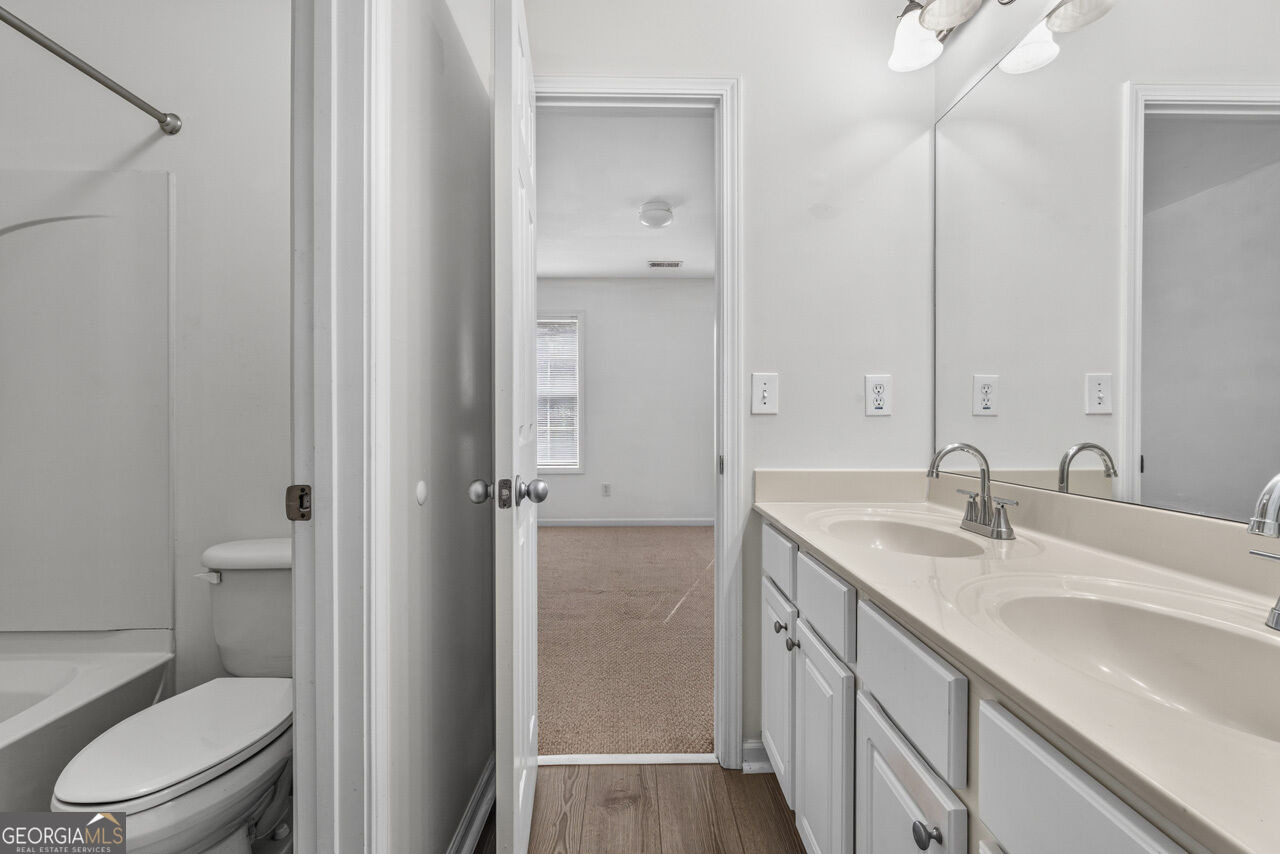 1201 Shelborne Way Property Photo 9