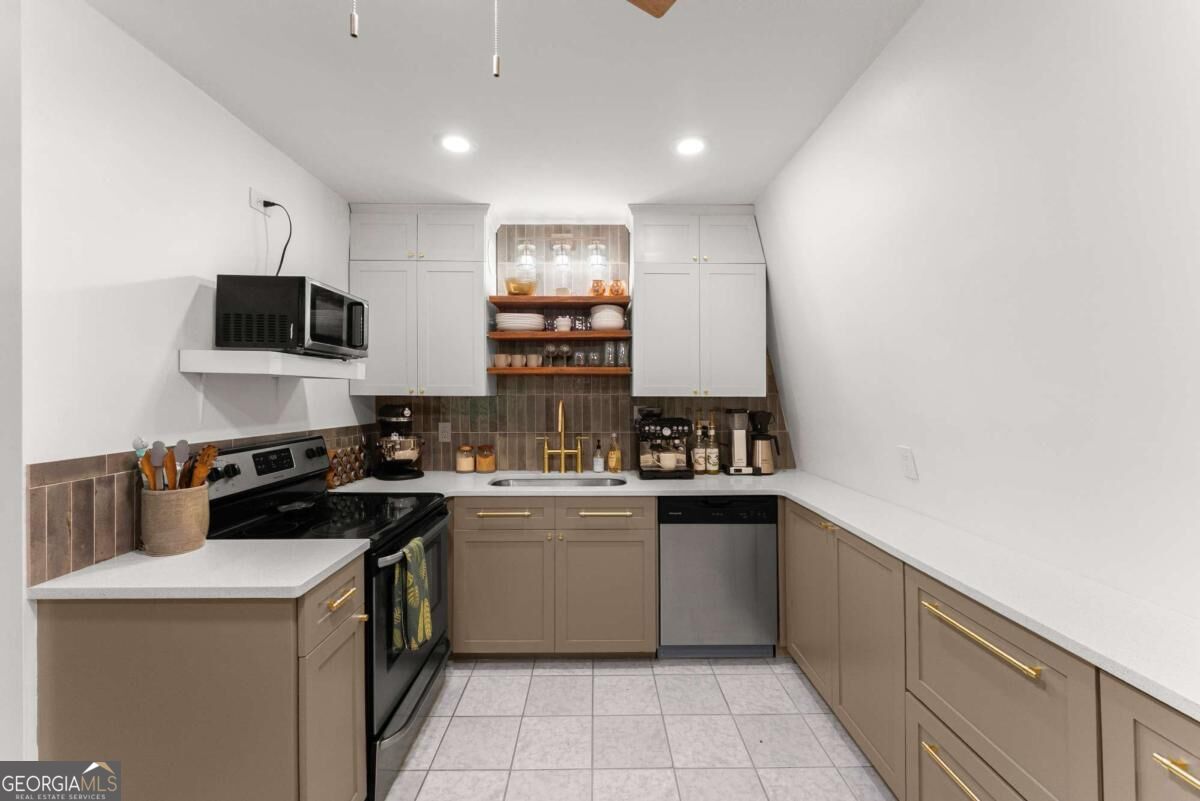 100 Hidden Hills Lane Property Photo 3
