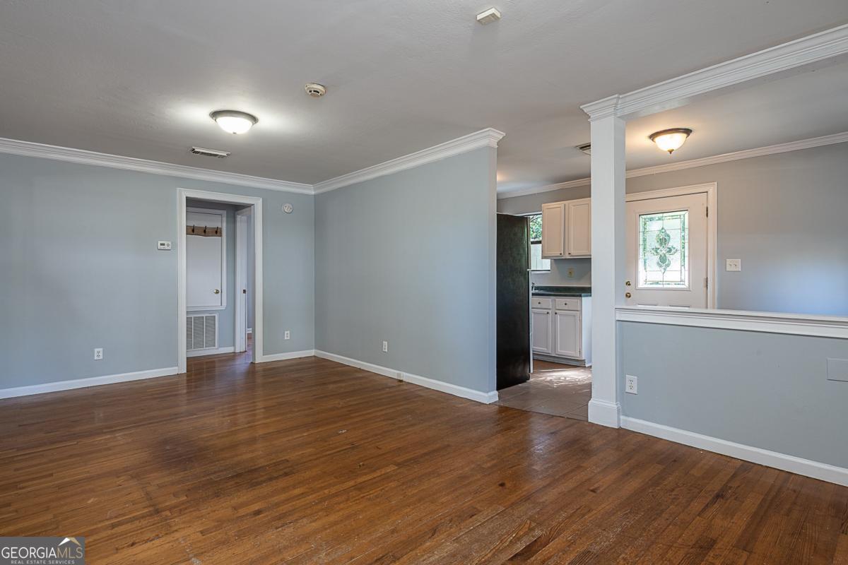 568 Stokeswood Avenue Se Property Photo 7