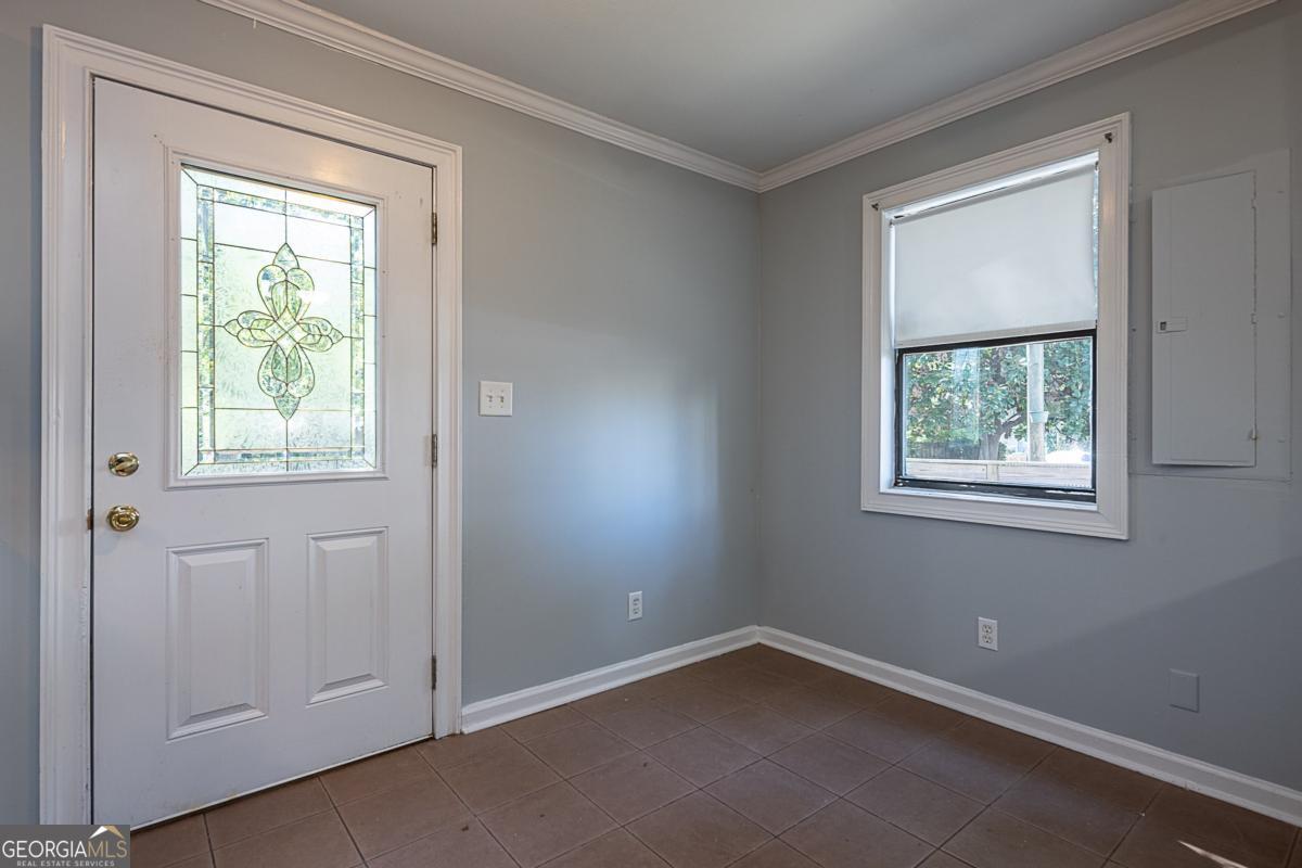 568 Stokeswood Avenue Se Property Photo 11