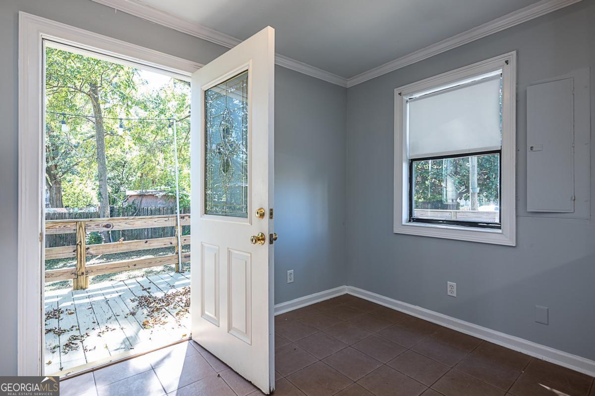 568 Stokeswood Avenue Se Property Photo 12