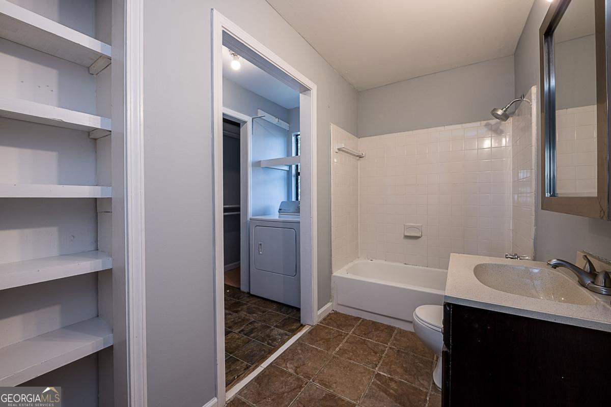 568 Stokeswood Avenue Se Property Photo 16