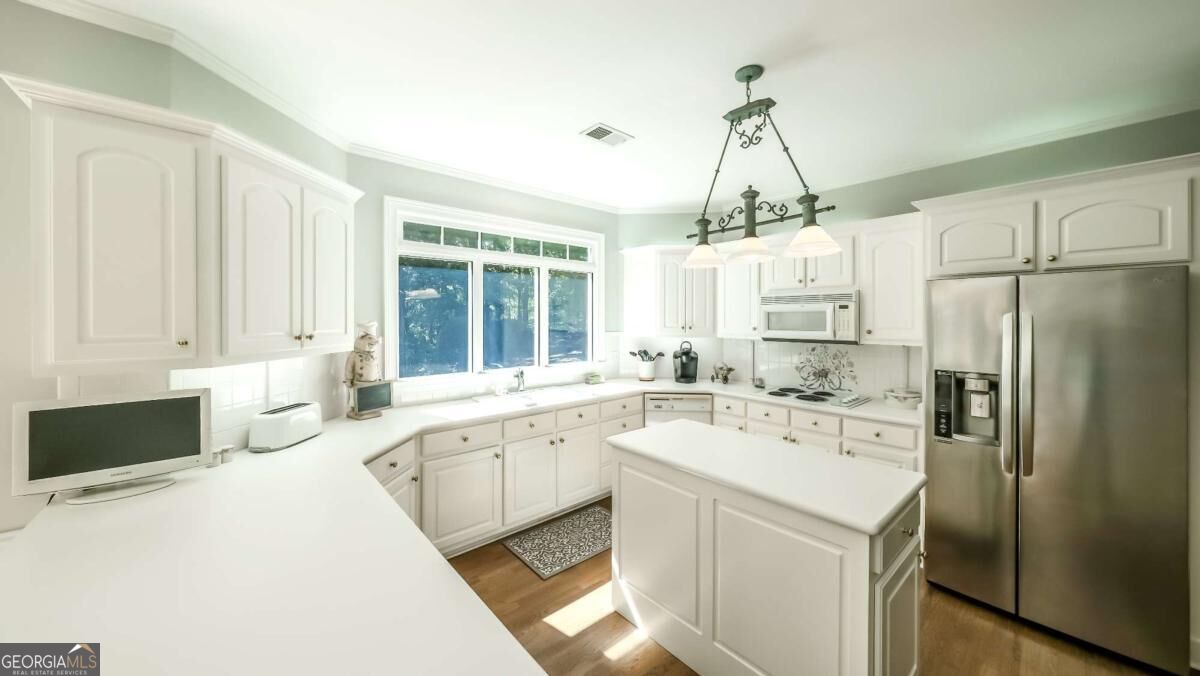 320 Laurel Lakes Drive Property Photo 16