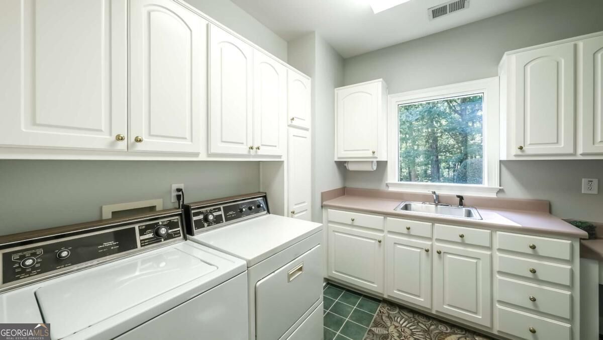 320 Laurel Lakes Drive Property Photo 26