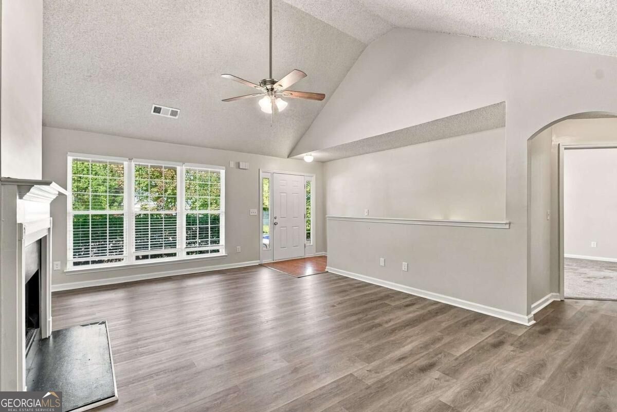 5741 Village Loop Property Photo 9