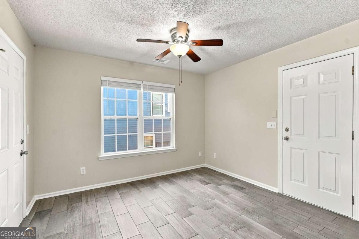 5741 Village Loop Property Photo 10