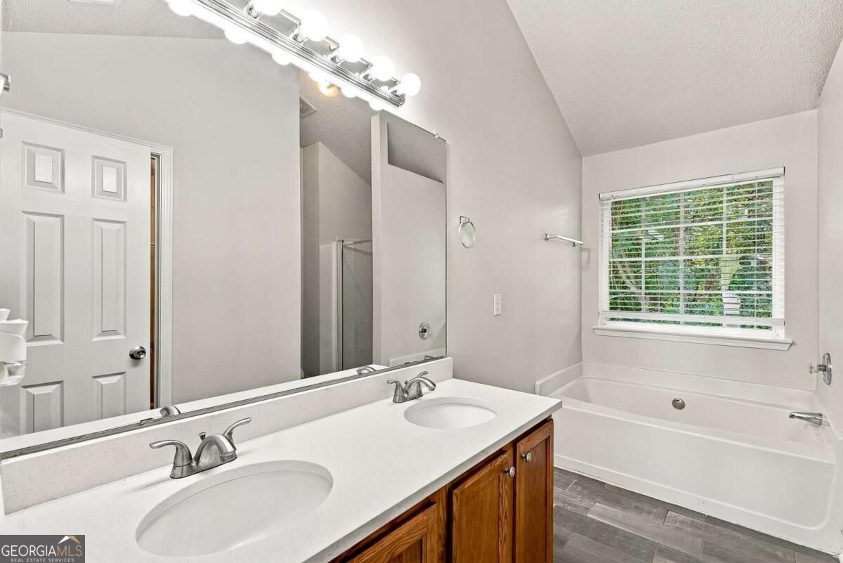 5741 Village Loop Property Photo 18