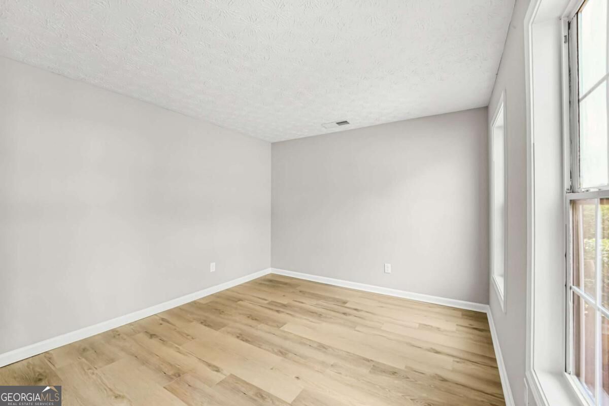 5607 Mayfair Crossing Drive Property Photo 15